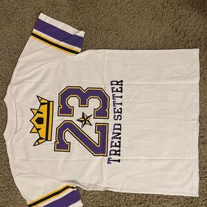 Cyclingage trend setter T shirt size large‎ white shorts sleeve round neck